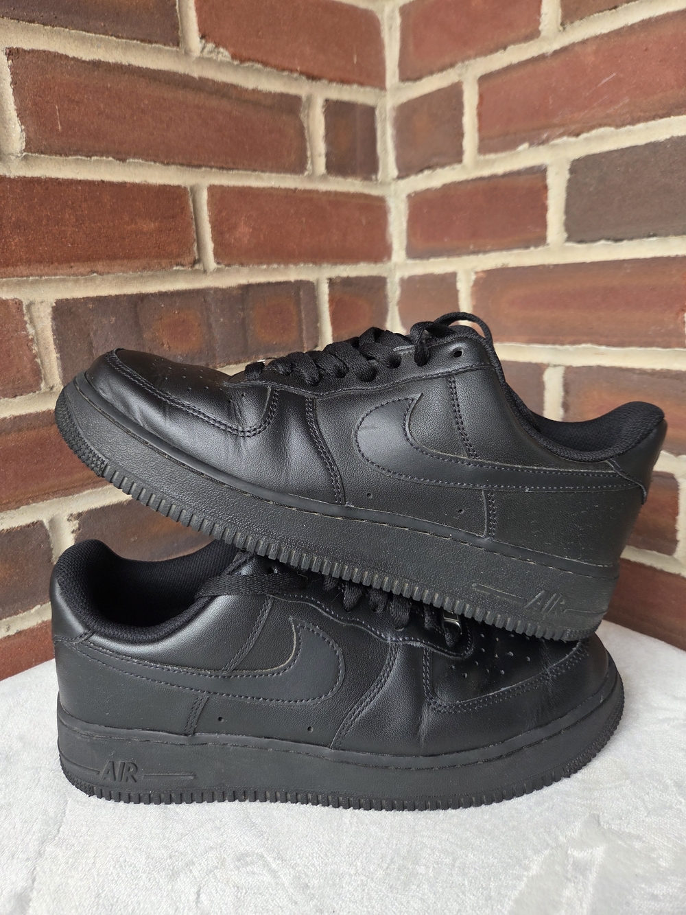 Nike Air Force 1 '07 Low Triple Black Leather Sneakers Men's Size 9 CW2288-001